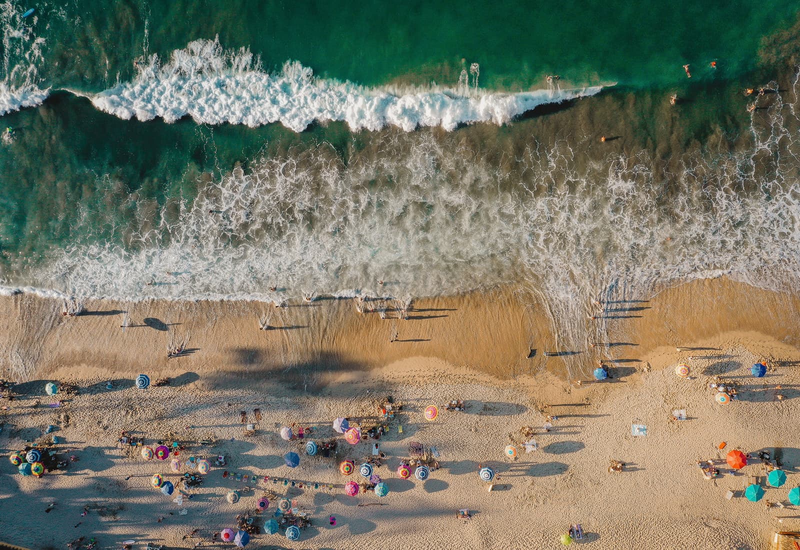 Pacific shoreline and tropical landscape in Sayulita